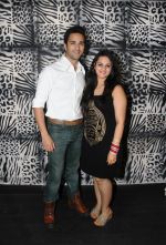 Pulkit Samrat with wife Shweta  at Divya Khosla Kumar_s birthday bash at Vila 69_54706826920c4.jpg