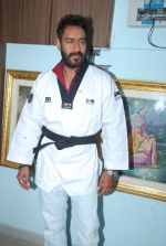Ajay Devgan was felicitated by Taekwondo Masters from Korea in Mumbai on 22nd Nov 2014 (30)_5473267a239b0.JPG