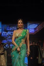 Malaika Arora Khan at Madame Style Week in Bandra, Mumbai on 23rd Nov 2014 (13)_547335d19f68e.JPG