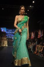 Malaika Arora Khan at Madame Style Week in Bandra, Mumbai on 23rd Nov 2014 (14)_547335d24ed80.JPG