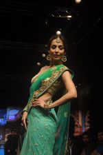 Malaika Arora Khan at Madame Style Week in Bandra, Mumbai on 23rd Nov 2014 (15)_547335d30a79a.JPG