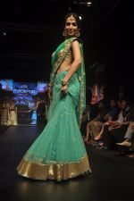 Malaika Arora Khan at Madame Style Week in Bandra, Mumbai on 23rd Nov 2014 (5)_547335cc9230d.JPG