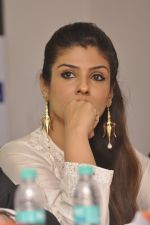 Raveena Tandon at Good Homes event to promote India Art Week in JJ School of Arts on 27th Nov 2014 (24)_54783589a6cc4.JPG