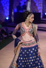 Model walk the ramp for Suneet Verma for Blenders with jewels by Azva on 29th Nov 2014 (31)_547c4a71e9ae4.JPG