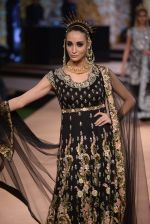 Model walk the ramp for Suneet Verma for Blenders with jewels by Azva on 29th Nov 2014 (45)_547c4a801e40f.JPG