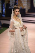 Model walk the ramp for Suneet Verma for Blenders with jewels by Azva on 29th Nov 2014 (59)_547c4a922d3ea.JPG