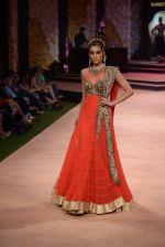 Model walk the ramp for Suneet Verma for Blenders with jewels by Azva on 29th Nov 2014 (78)_547c4aa83180b.JPG