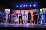 Sidharth Malhotra, Dimple Kapadia, Twinkle Khanna, Akshay Kumar at Ashvin Gidwani_s Blame it on Yashraj show in Bhaidas on 29th Nov 2014 (59)_547c305222406.JPG