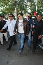 Salman Khan snapped at airport  in Mumbai on 2nd dec 2014 (76)_547eb3679ce35.JPG