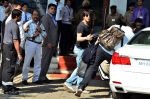 Shahrukh Khan snapped in Airport private, Mumbai on 2nd Dec 2014 (6)_547eb286b537f.JPG