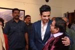 Zayed Khan at mukesh batra photo exhibition in Mumbai on 4th Dec 2014 (30)_548179edc2b68.jpg