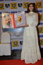 Sonam Kapoor at khoobsurat DVD Launch in Mumbai on 8th Dec 2014 (16)_5485e0bd6332d.JPG