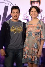 Aamir khan, Anushka Sharma at PK Movie Press Meet in Hyderabad on 9th Dec 2014 (344)_54880882252e2.JPG