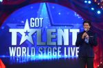Shahrukh Khan at Got Talent - World Stage Live (10)_548933fba38e5.JPG