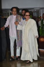 Dilip Kumar with Saira Banu snapped as he gets discharged from hospital in Mumbai on 11th Dec 2014 (79)_548aabd06e64e.JPG