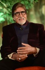 Amitabh Bachchan and Sonakshi Sinha at AajTak in Mumbai on 13th Dec 2014 (35)_548e9c7e82b1d.jpg