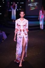 Model walk the ramp for Blenders Fashion Tour kolkata on 13th Dec 2014 (6)_548e9c54f0bf5.jpg