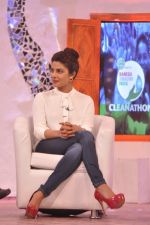 Priyanka Chopra at NDTV cleanathon in Mumbai on 14th Dec 2014 (120)_548ed58edce55.JPG