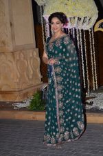 Madhuri Dixit at Riddhi Malhotra & Tejas Talwalkar_s wedding reception in J W Marriott, Mumbai on 15th Dec 2014 (157)_548febe702bab.JPG