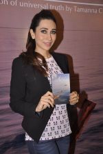 Karisma Kapoor launches Tamanna C_s debut book THE WAY AHEAD in Mumbai on 17th Dec 2014 (20)_549291ce1778e.JPG