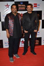 Shankar Mahadevan, Ehsaan noorani at Big Star Entertainment Awards Red Carpet in Mumbai on 18th Dec 2014 (47)_54940444e3e19.JPG