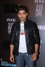 Gurmeet Chaudhary at Fhm bachelor of the year bash in Hard Rock Cafe on 22nd Dec 2014 (73)_549941651e14f.JPG