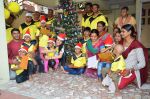 Shriya Saran spreads christmas joy with Access Life NGO Kids in Chembur, Mumbai on 23rd Dec 2014 (35)_549a8c84ed6e9.JPG