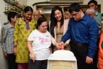 Mishti Chakraborty Celebrates her Birthday And Christmas with Mentally Challenged Adults (7)_549d2810349b6.jpg