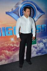 Salman Khan at Salman_s last Episode on Bigg Boss 8 on 3rd Jan 2015 (195)_54a945384f9d9.JPG