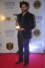 Abhishek Bachchan at the 21st Lions Gold Awards 2015 in Mumbai on 6th Jan 2015 (325)_54acf21105fd2.jpg