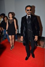 Dhanush at Shamitabh trailor launch in Mumbai on 6th Jan 2015 (77)_54acd8345bdd1.jpg