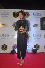 Lisa Haydon at the 21st Lions Gold Awards 2015 in Mumbai on 6th Jan 2015 (355)_54acf44f6bc79.jpg