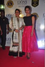 Priyanka Chopra at the 21st Lions Gold Awards 2015 in Mumbai on 6th Jan 2015 (554)_54acf58284eee.jpg