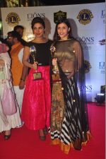 Priyanka Chopra, Mannara  at the 21st Lions Gold Awards 2015 in Mumbai on 6th Jan 2015 (662)_54acf47d914ad.jpg