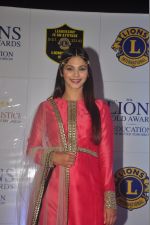 at the 21st Lions Gold Awards 2015 in Mumbai on 6th Jan 2015 (258)_54acf2b97a5c1.jpg