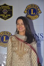at the 21st Lions Gold Awards 2015 in Mumbai on 6th Jan 2015 (356)_54acf2c6286bd.jpg