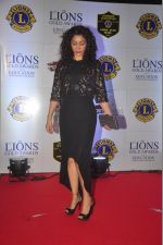 at the 21st Lions Gold Awards 2015 in Mumbai on 6th Jan 2015 (46)_54acf2900b7dc.jpg