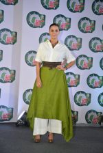Neha Dhupia spark a debate at Ariel - Is laundry only a woman_s job on 8th Jan 2015 (20)_54af8130443b1.JPG