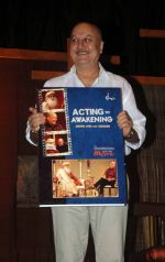 Anupam Kher releases the DVD Acting to Awakening in Mumbai on 10th Jan 2015 (3)_54b250ef33084.jpg