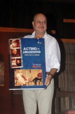 Anupam Kher releases the DVD Acting to Awakening in Mumbai on 10th Jan 2015 (5)_54b250f4449d2.jpg