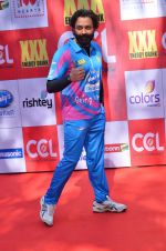 Bobby Deol at CCL Red Carpet in Broabourne, Mumbai on 10th Jan 2015 (35)_54b26a7af1960.JPG