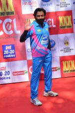 Bobby Deol at CCL Red Carpet in Broabourne, Mumbai on 10th Jan 2015 (37)_54b26a7f9f00f.JPG