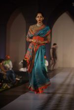 Model walks for Tarun Tahiliani-Azva show in Hyderabad in Tak Krishna on 13th Jan 2015 (239)_54b6626072b09.JPG