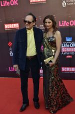 at Life Ok Screen Awards red carpet in Mumbai on 14th Jan 2015(151)_54b7d17553e26.JPG