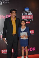 at Life Ok Screen Awards red carpet in Mumbai on 14th Jan 2015(305)_54b7d226d58d4.JPG