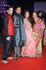 shatrughan sinha, Poonam Sinha, Sonakshi Sinha, Luv Sinha at Kush Wedding Reception in Sahara Star, Mumbai on 19th Jan 2015 (212)_54be175051b07.JPG
