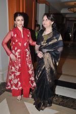 Soha Ali Khan and Sharmila Tagore at Clinic Plus event in J W Marriott, Mumbai on 20th Jan 2015 (2)_54bf558b3e16f.JPG