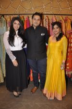 at the festive collection launch at the Hue store on 20th Jan 2015 (8)_54bf5386d530e.JPG