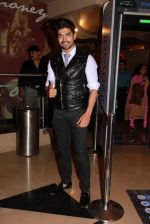 Gurmeet Choudhary at the Premiere of Khamoshiyaan in Mumbai on 29th Jan 2015 (9)_54cb3f76e3211.jpg