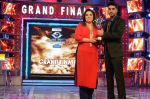 Farah Khan with Bigg Boss Season 8 winner Gautam Gulati_54cf1caa06af9.jpg
